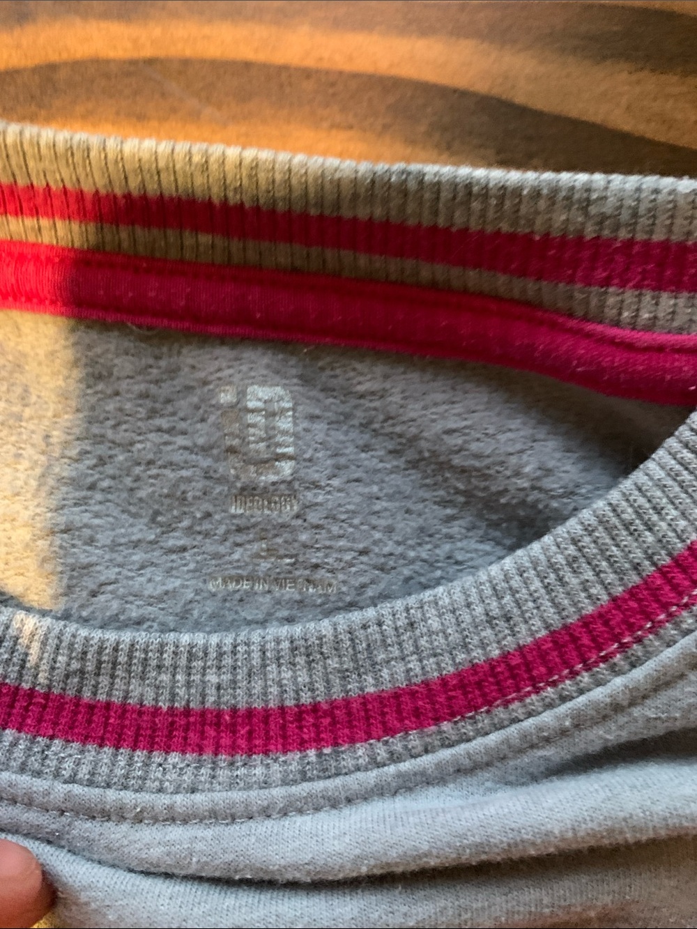 Ideology grey and pink sweater - Picture 2 of 6